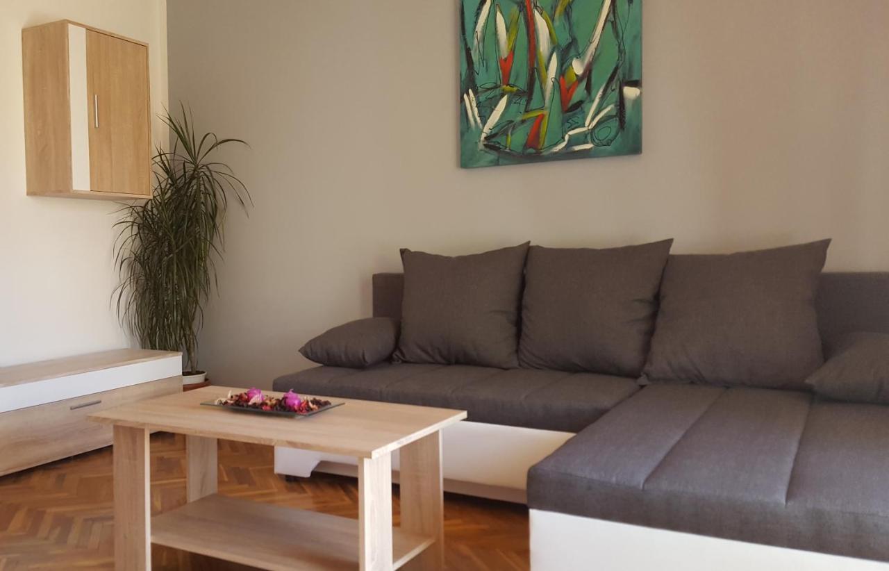 Apartman Ema 4+2 Koromacno Bagian luar foto