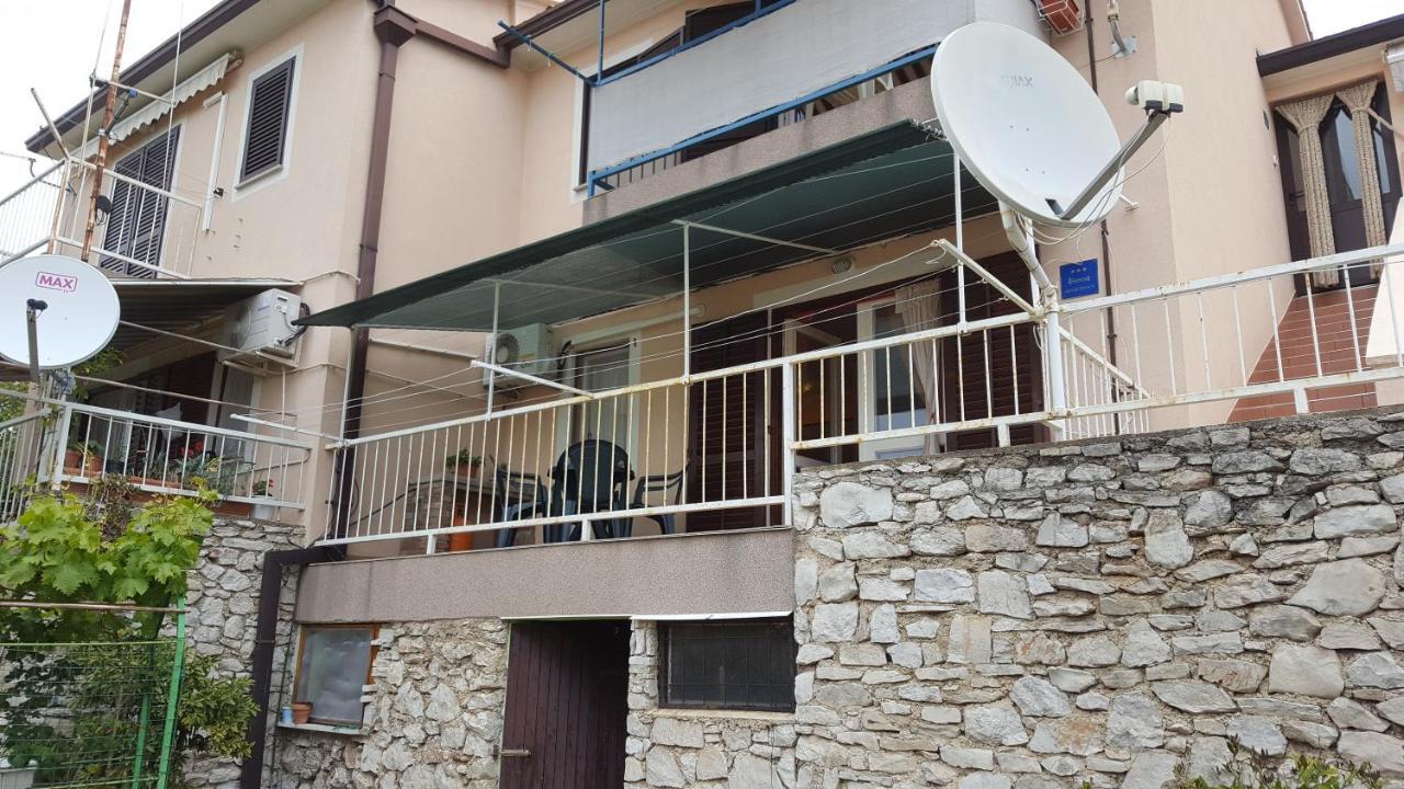 Apartman Ema 4+2 Koromacno Bagian luar foto